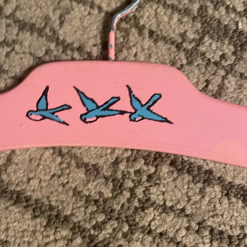 Vintage Children’s Clothes Hangers Pink w blue birds approx 12” - Picture 2 of 5